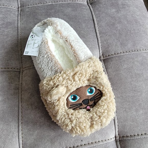 NWT Fuzzy Babba Women's 3D Cat Slipper Socks - Picture 2 of 6